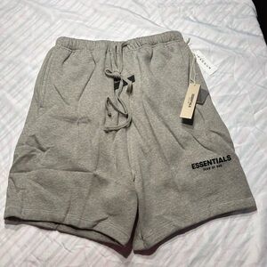 Essentials Fear of God shirts size XL color dark oatmeal NWT